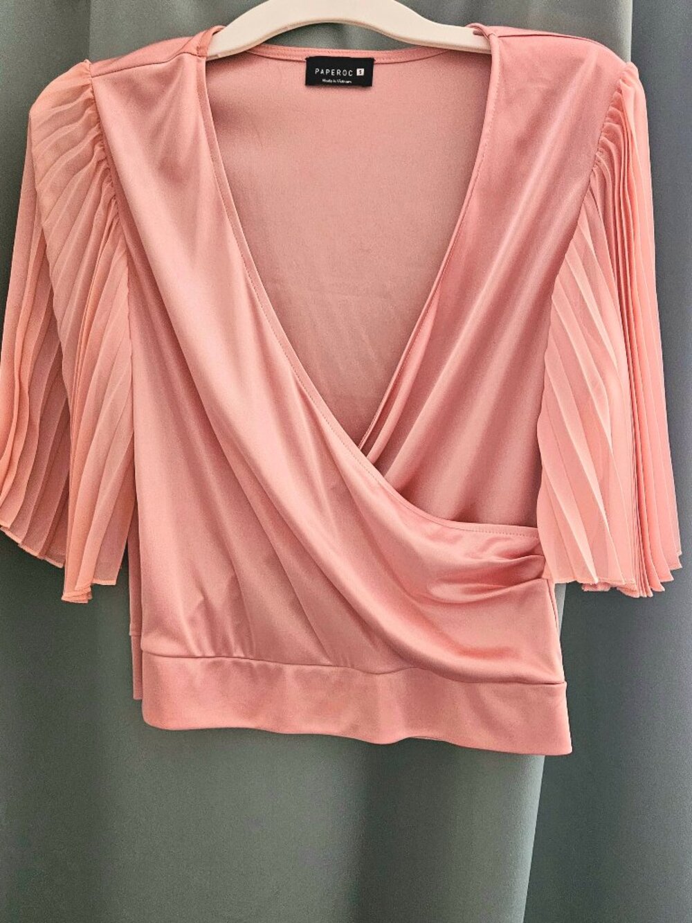 Paperoc Brand Pink Top Blouse Pleated Flowy Flutter Sleeve Size Small
